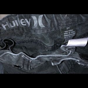 Bundle of 2 Levi and Hurley jeans